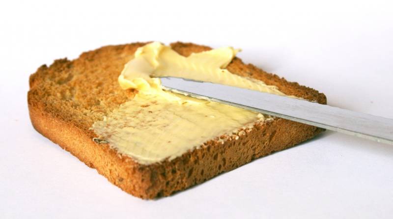 buttering-toast.jpg buttering-toast.jpg