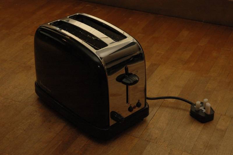 unplugged-toaster.jpg unplugged-toaster.jpg